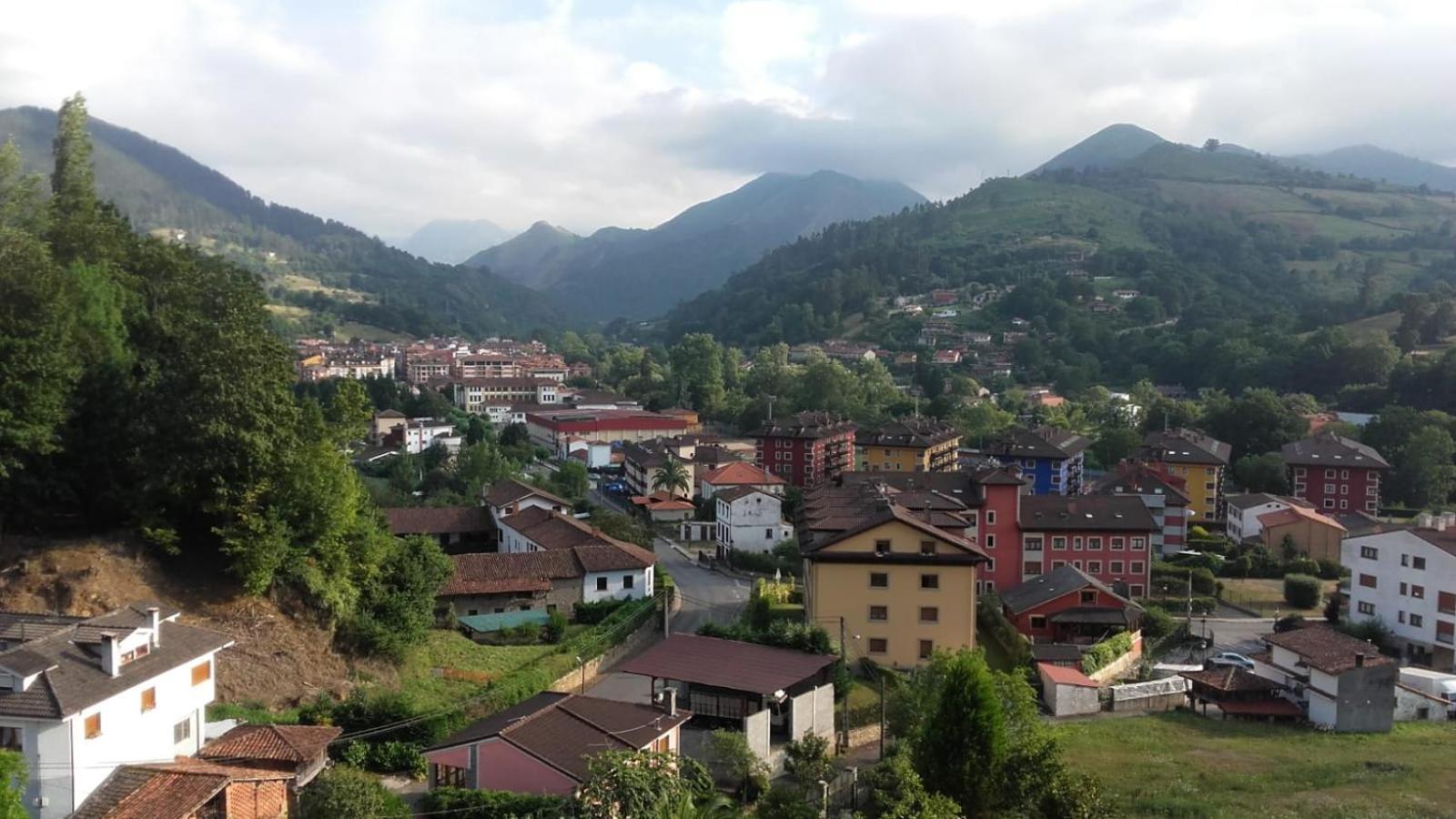 La Nueva Covadonguina Cangas de Onís Exterior foto